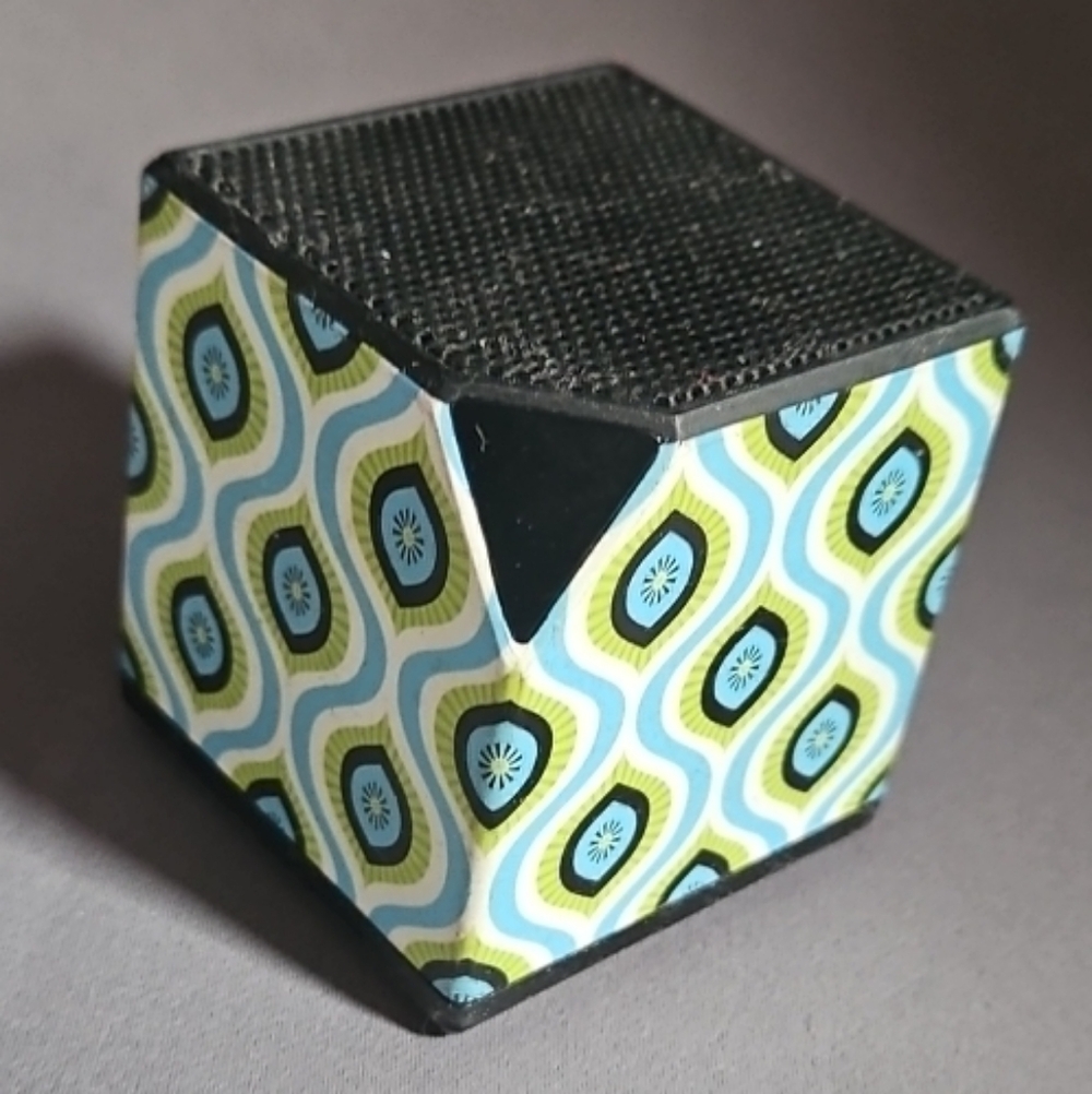 Triple C bluCUBE KIWI Bluetooth Speaker ASN124C40 Blue Green Peacock USA